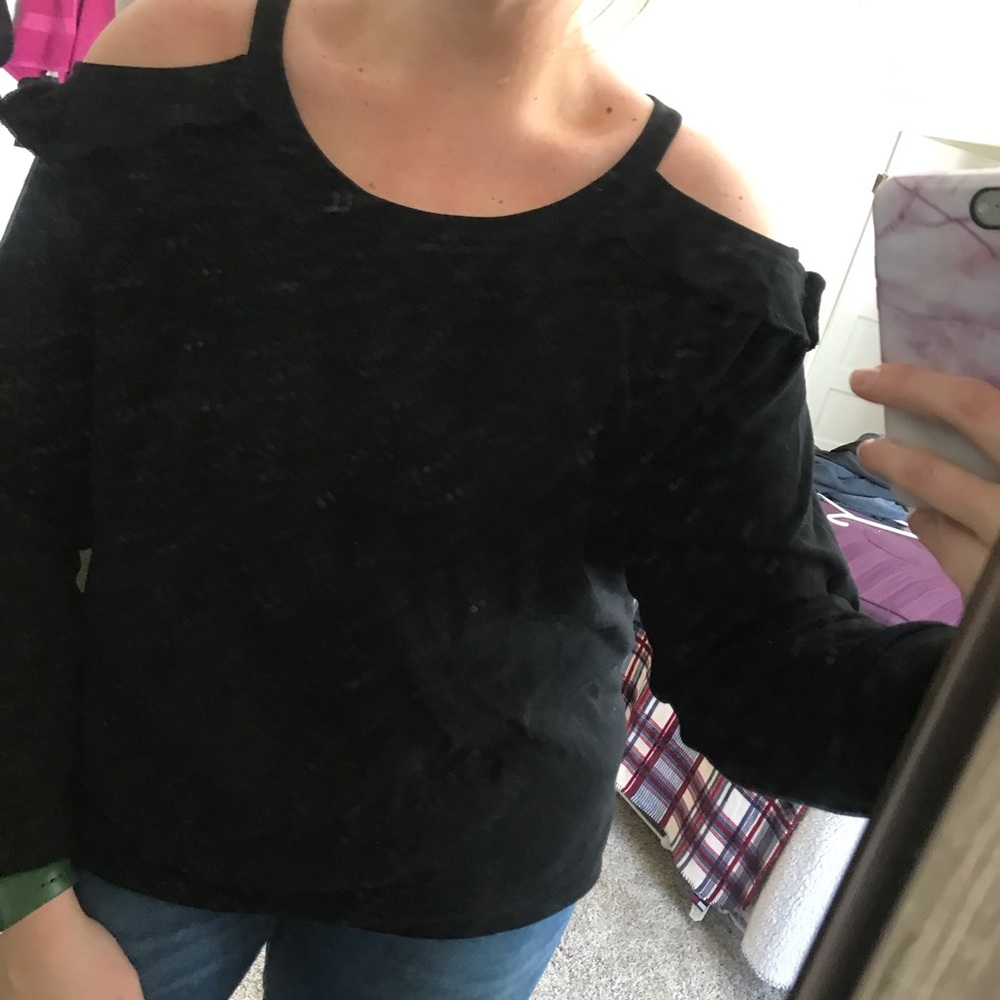 ✨StitchFix Find✨ black cold shoulder sweater